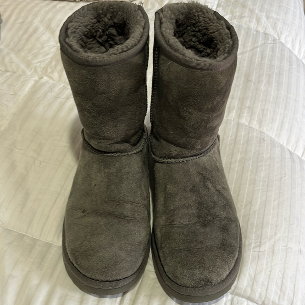 Women’s UGG boots, size 8, grey